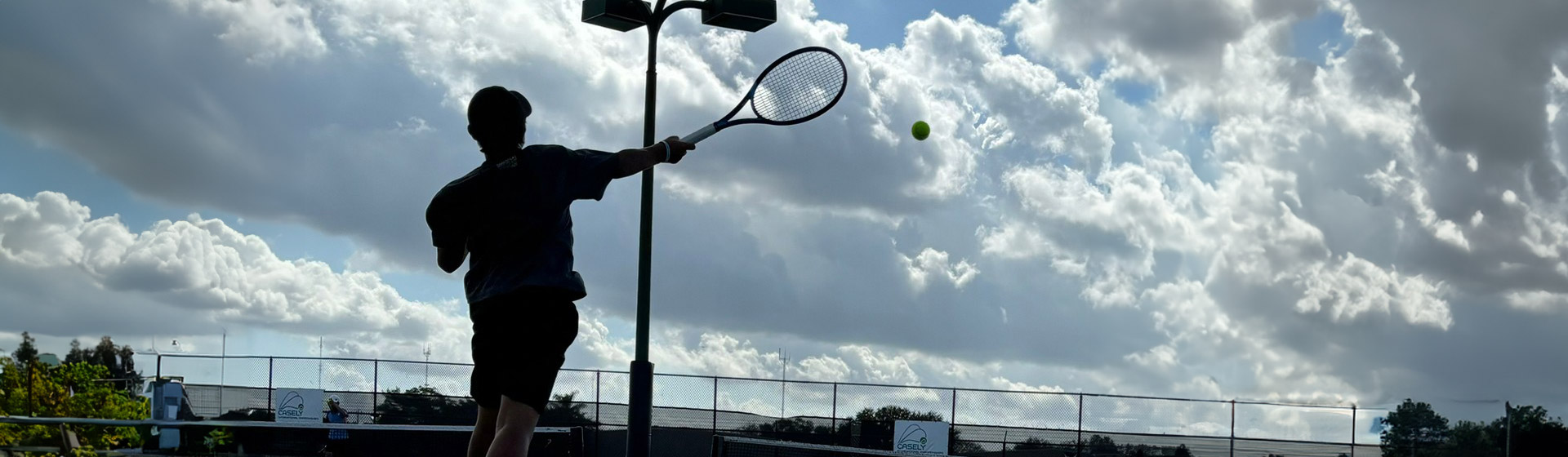 JUNIOR TENNIS SCHOOL